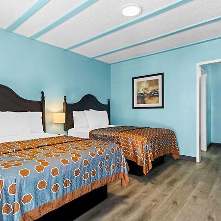 Rodeway Inn & Suites North Hollywood Burbank Airport - Universal Area Λος Άντζελες Εξωτερικό φωτογραφία