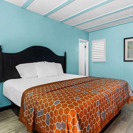 Rodeway Inn & Suites North Hollywood Burbank Airport - Universal Area Λος Άντζελες Εξωτερικό φωτογραφία