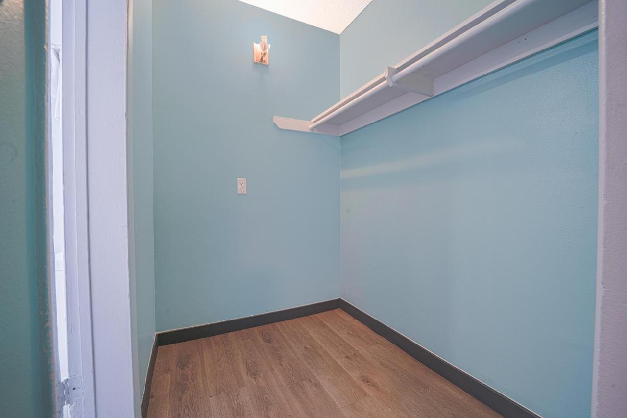 Rodeway Inn & Suites North Hollywood Burbank Airport - Universal Area Λος Άντζελες Εξωτερικό φωτογραφία