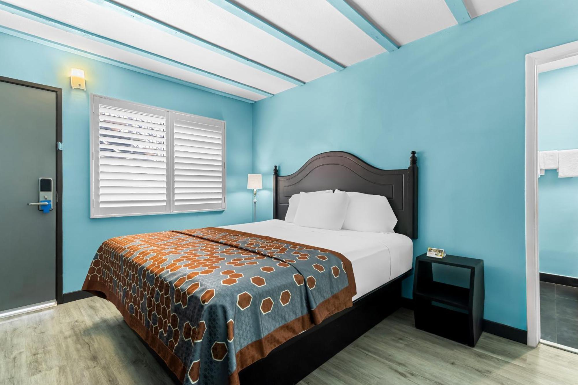 Rodeway Inn & Suites North Hollywood Burbank Airport - Universal Area Λος Άντζελες Εξωτερικό φωτογραφία