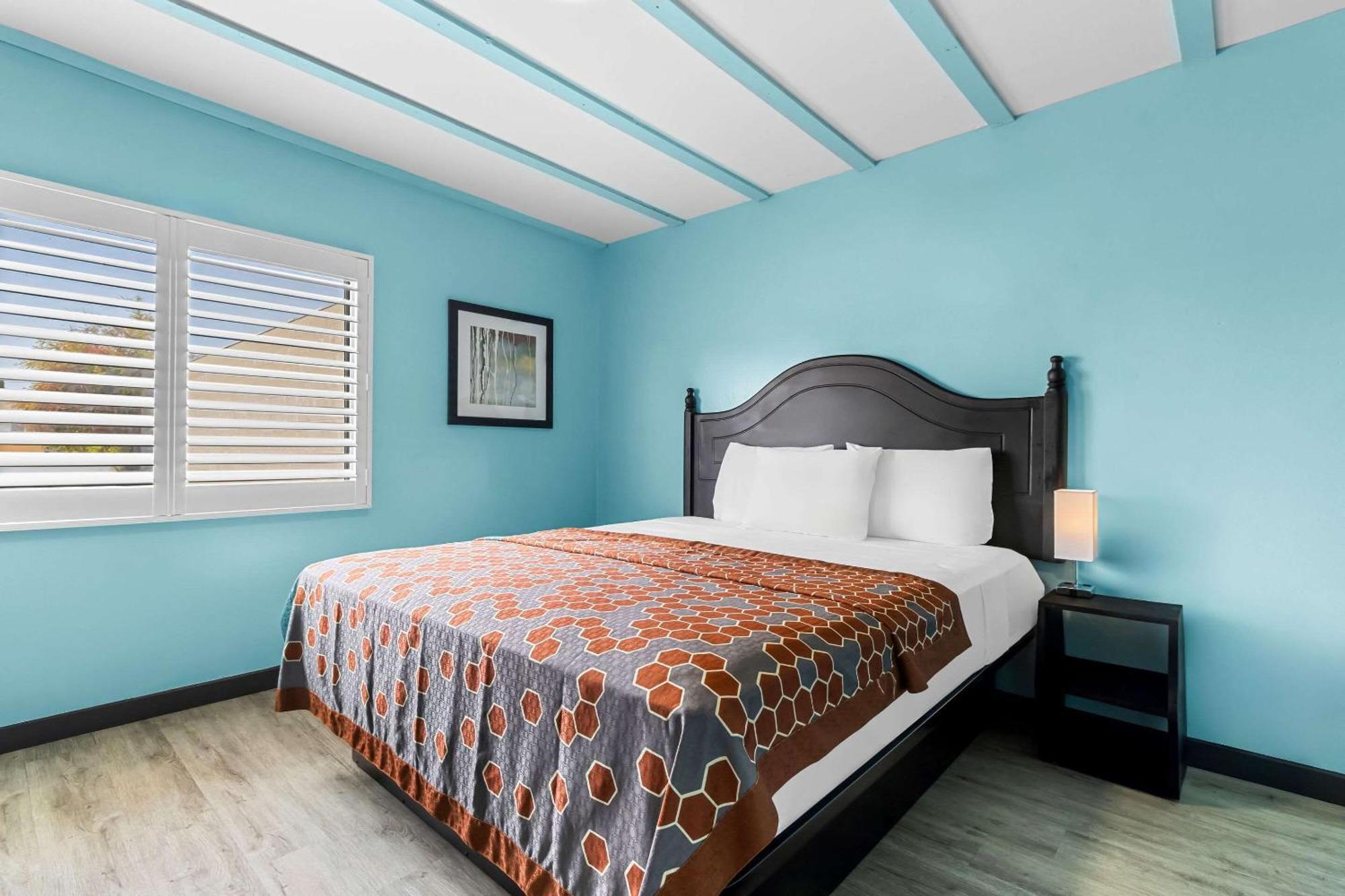 Rodeway Inn & Suites North Hollywood Burbank Airport - Universal Area Λος Άντζελες Εξωτερικό φωτογραφία