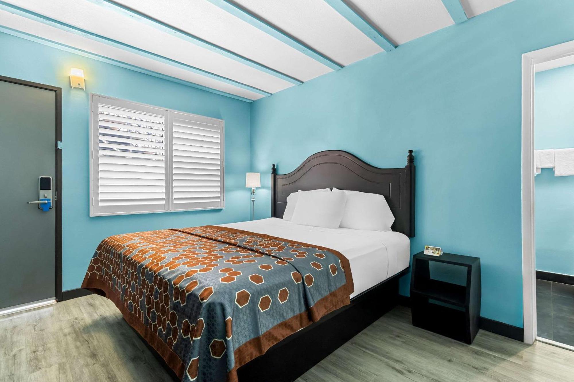 Rodeway Inn & Suites North Hollywood Burbank Airport - Universal Area Λος Άντζελες Εξωτερικό φωτογραφία
