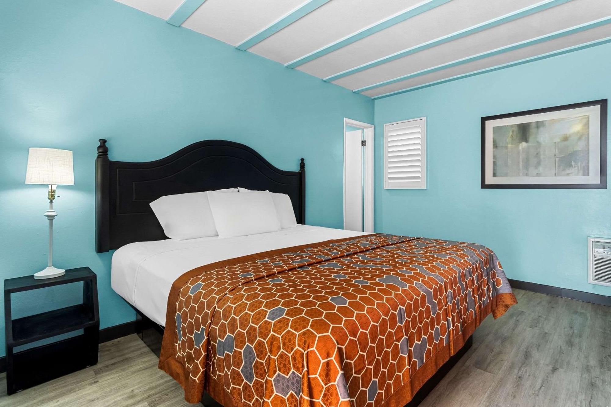 Rodeway Inn & Suites North Hollywood Burbank Airport - Universal Area Λος Άντζελες Εξωτερικό φωτογραφία