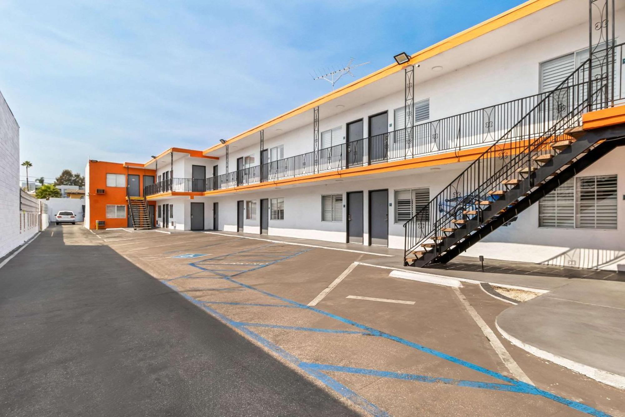 Rodeway Inn & Suites North Hollywood Burbank Airport - Universal Area Λος Άντζελες Εξωτερικό φωτογραφία